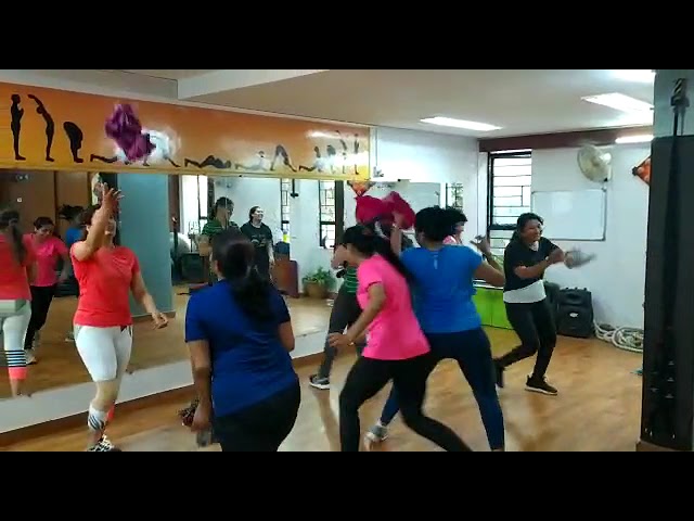 Class Yoga (-G7sy0-mUJw)