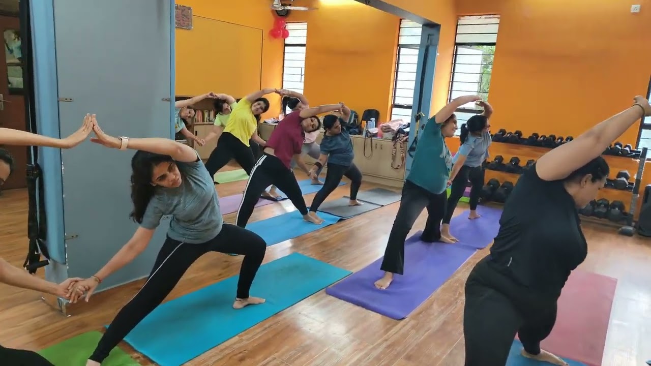Kitty Group – Partner Yoga